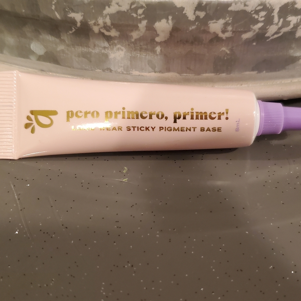 Pero, Primer Primer NWT Alamar Cosmetics